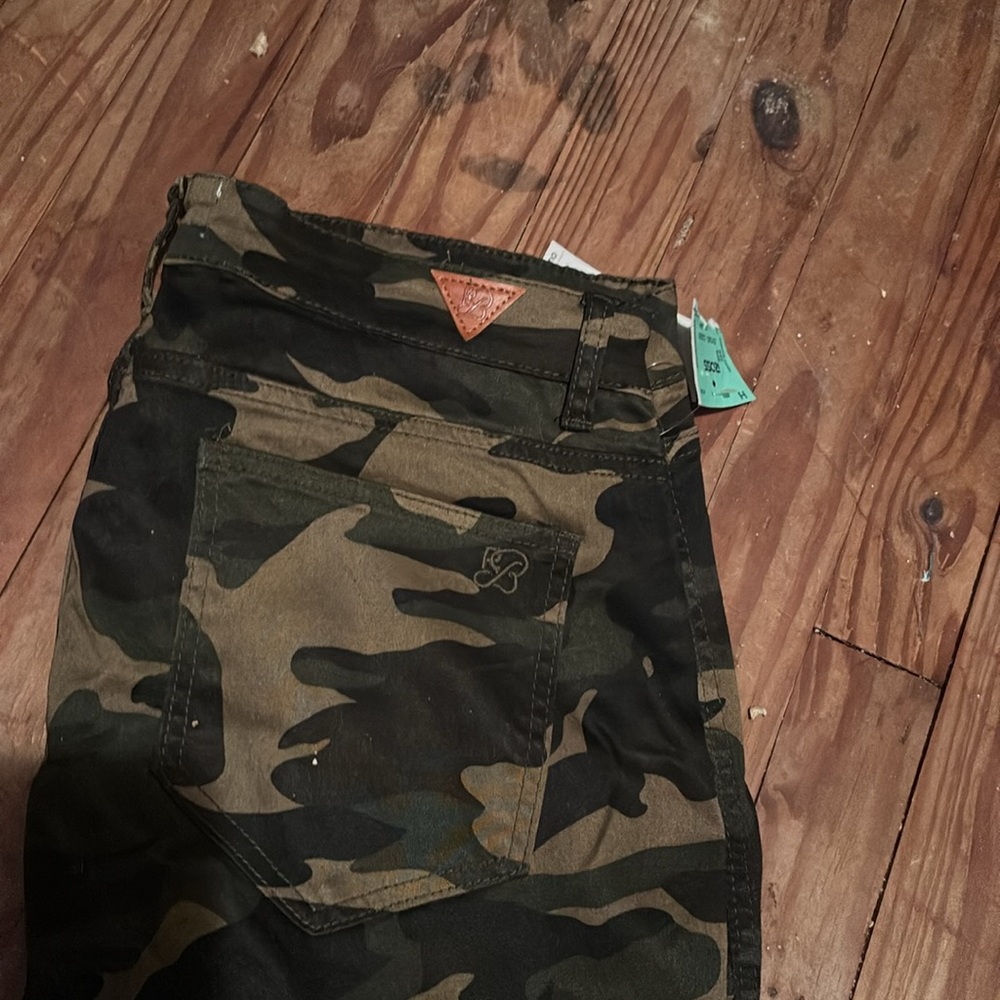 NWT Red Bottoms Camo Pants - Picture 6 of 6